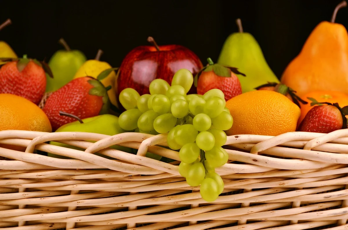 Choisir un assortiment équilibré : froid, chaud, végétarien, viande