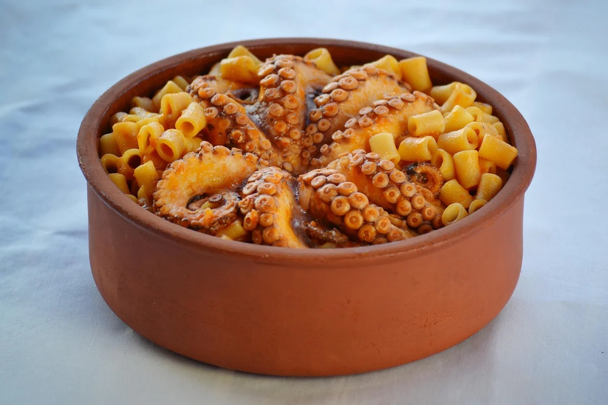 Les plats principaux grecs à reproduire sans se ruiner