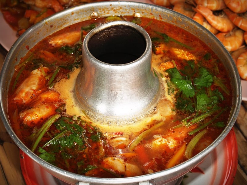 Découvrir la cuisine thaïlandaise épicée : le guide qui pique